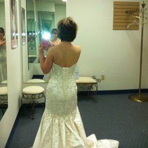 Beautiful ivory wedding dress!!!!